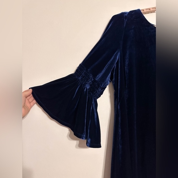Lane Bryant Velvet Bell Sleeve Dress Blue NWT size 26 28 - Picture 3 of 6